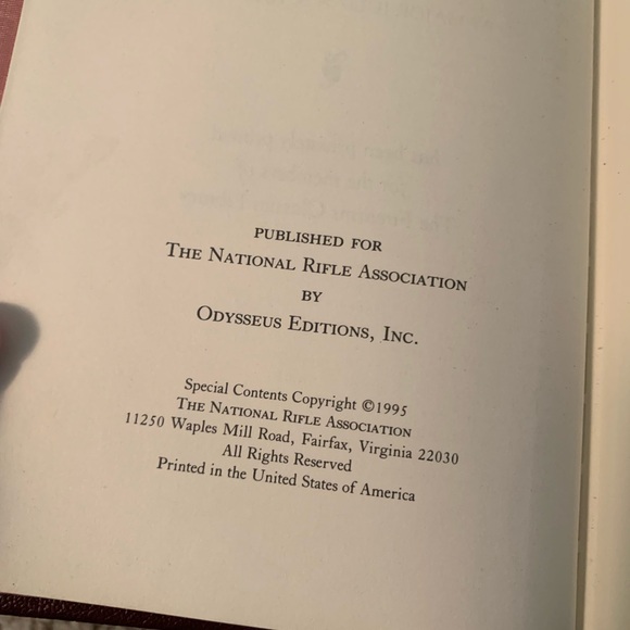 Vintage 1995 book Textbook of Pistols and Revolvers - Hatcher - Picture 5 of 7